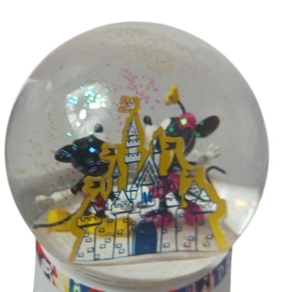 Disney WDW Resort 2021 Mickey & Minnie Mouse Snow Globe - Picture 2 of 8